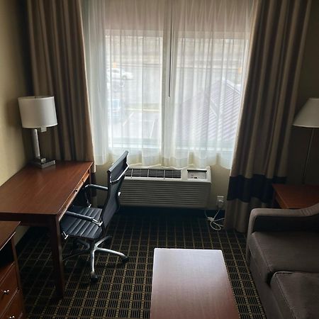 Quality Inn & Suites Bradford Zewnętrze zdjęcie